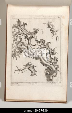 Divers dessins pour ornements Rocaille, planche 4 d'une série sans titre d'ornements Rocaille pour cadres imprimés ca.1750–56 Jacob Gottlieb Thelot Ornement imprimé avec des motifs pour ornements de rocaille, y compris un grand ornement formant le coin supérieur droit d'un cadre ou d'une arche et deux rocailles en vrac.Cet imprimé est lié dans un album contenant 27 séries avec un total de 122 gravures d'ornement du fonds de l'éminent éditeur d'Augsbourg Martin Engelbrecht.Divers dessins pour ornements Rocaille, planche 4 d'une série sans titre d'ornements Rocaille pour cadres.Après Carl Pier (allemand, actif A Banque D'Images