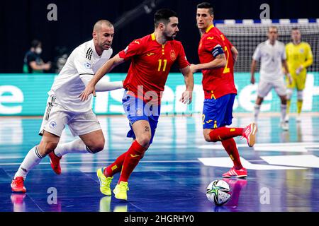 GRONINGEN, PAYS-BAS - JANVIER 22 : Nermin Kahvedzic de Bosnie-Herzégovine, Chino d'Espagne pendant le match du Futsal des hommes Euro 2022 Groupe D entre l'Espagne et la Bosnie-Herzégovine au Martiniplaza le 22 janvier 2022 à Groningen, pays-Bas (photo d'Andre Weening/Orange Pictures) Banque D'Images