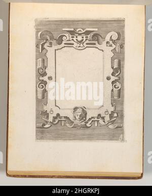 Targhe ed altri ornati di varie e capriciose invenzioni (cartoues et autres ornements de diverses et capricieuses invention, page 27) 1773 après Georges Reverdy page d'un album de 54 gravures, dont 40 proviennent d'une série publiée par Carlo Losi à Rome en 1773.Pour une raison souvent négligée, ces tirages reproduisent en fait des dessins du XVIe siècle attribués à l'énigmatique artiste français Georges Reverdy et à l'artiste néerlandais Jacob Floris.Toutes les copies sont inversées.Dans certains cas, ils sont combinés avec les originaux de cet album.Plusieurs pages de l'album sont vides, Banque D'Images