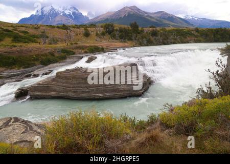 Cascades de Paine, parc national de Torres del Paine, Chili Banque D'Images