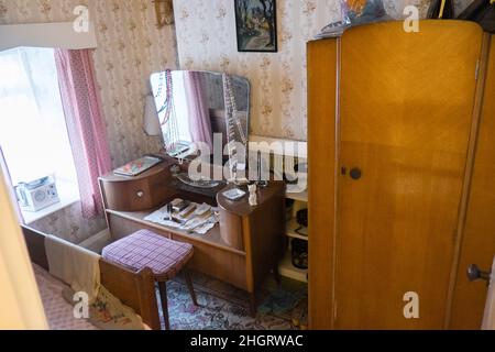 Chambre,intérieur,intérieur,de,a,1969,Miners,cottages,au,National Slate Museum,a,populaire,gratuit,visiteur,attraction,Llanberis,village de Llanberis,est,une communauté et circonscription dans, Gwynedd, nord-ouest du pays de Galles, sur la rive sud du lac Llyn Padarn et au pied de Snowdon, la plus haute montagne,Gallois,Royaume-Uni,Royaume-Uni,Snowdonia,pays de Galles,pays de Galles,pays de Galles,pays de Galles,pays de Galles,pays de Galles,pays de Galles,pays de Galles,pays de Galles,pays de Galles,pays de Galles,pays de Galles,pays de Galles,pays de Galles,pays de Banque D'Images