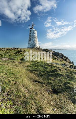 phare sur l'île de Llanddwyn Anglesey, au nord du pays de Galles Banque D'Images