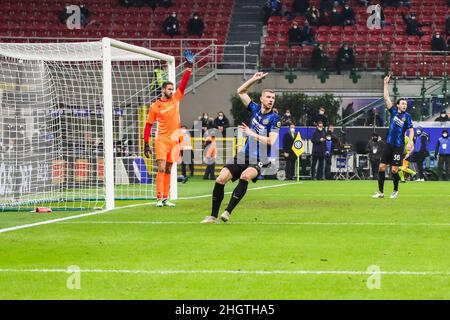 Ediz Dzeko d'Inter en action pendant la série Un match de football entre le FC Internazionale vs Venezia FC le 22 janvier 2022 au stade Giuseppe Meazza à Milan, Italie Banque D'Images