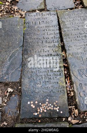 La tombe du « roi » David Hartley, leader du 18th siècle des Cragg Vale Coiners, chantier naval de Heptonstall, Calvaire, West Yorkshire, Royaume-Uni. Banque D'Images