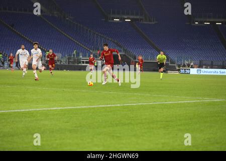 Rome, Latium, Italie.20th janvier 2022.Au Stadio Olimpico de Rome, comme Roma bat Lecce 3-1 et avance à la quarterfinale de 'Frecciarossa Coppa Italia'.dans cette pucture: Shomurodov (Credit image: © Paolo Pizzi/Pacific Press via ZUMA Press Wire) Banque D'Images