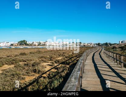 Alvor, station balnéaire et village de pêcheurs de l'Algarve, Portugal Banque D'Images