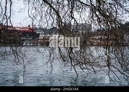 Beau village Bled et Bled Lake en Slovénie.Lac dans la région haute de Carniolan, dans le nord-ouest de la Slovénie. Banque D'Images