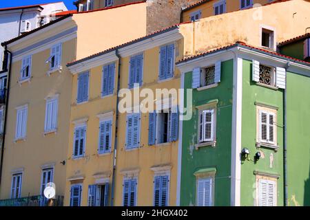 Bâtiments traditionnels de Piran, Slovénie.Piran dans le sud-ouest de la Slovénie sur le golfe de Piran sur la mer Adriatique. Banque D'Images
