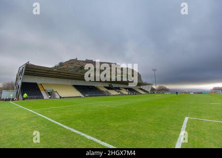 22nd janvier 2022 : stade C&amp;G Systems, Dumbarton, Écosse ; football de la coupe écossaise, Dumbarton contre Dundee : vue générale du stade C&amp;G Systems, stade du FC Dumbarton entouré des ruines du château de Dumbarton Banque D'Images