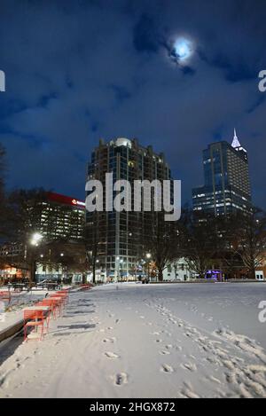 Moore Square en début de matinée après une chute de neige de 3 pi a blanchi Raleigh North Carolina le 22 janvier 2022. Banque D'Images