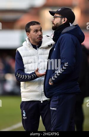 HARROGATE, ROYAUME-UNI.JAN 22nd Selim Benachour (entraîneur-chef intérimaire) d'Oldham Athletic avant le match de la Sky Bet League 2 entre Harrogate Town et Oldham Athletic à Wetherby Road, Harrogate le samedi 22nd janvier 2022.(Credit: Eddie Garvey | MI News) Credit: MI News & Sport /Alay Live News Banque D'Images