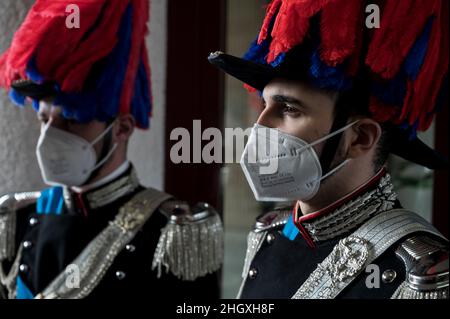 Reggio Calabria, Italie.21st janvier 2022.Jeunes Carabinieri vus à l'Académie de formation à Reggio Calabria.Marta Cartabia, Ministre de la Justice, a assisté à l'inauguration de l'année judiciaire 2022, qui s'est tenue à l'Académie de formation «Fava e Garofalo» de Carabinieri à Reggio di Calabria en présence des autorités locales et nationales.(Photo de Valeria Ferraro /SOPA Images/Sipa USA) crédit: SIPA USA/Alay Live News Banque D'Images