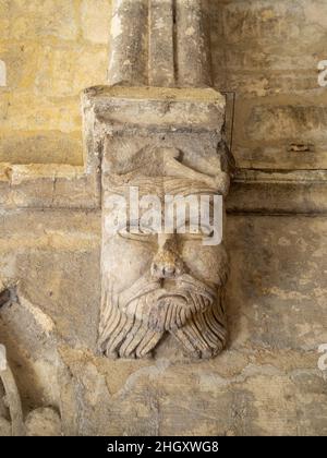 Détail sculpture du cloître de l'Abbaye Montmajour Banque D'Images