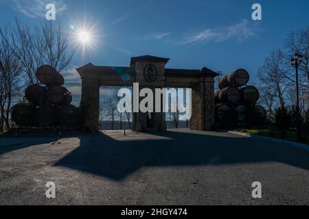 Shamakhi, Azerbaïdjan - janvier 07 2022 - entrée à un domaine viticole. Banque D'Images