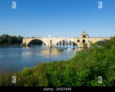 Pont d'Avignon sur le Rhône Banque D'Images