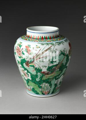 Jarre avec Rock, Peonies et oiseaux du milieu à la fin du siècle 17th Chine.Bocal avec Rock, pivoines et oiseaux.Chine. Du milieu à la fin du siècle 17th.Porcelaine peinte avec des émaux de couleur sur du vernis transparent (Jingdezhen ware).Dynastie Qing (1644–1911), Shunzhi (1644–61)–Kangxi (1662–1722).Céramique Banque D'Images