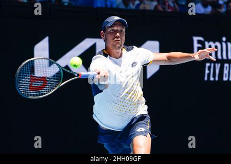 Melbourne, Australie.23rd janvier 2022.Tennis: Grand Chelem - Open d'Australie, doubles, hommes, 3rd tour: Krawietz/Mies (Allemagne) - pairs/Polasek (Australie/Slovaquie).Andreas Mies est en action.Credit: Frank Molter/dpa/Alay Live News Banque D'Images