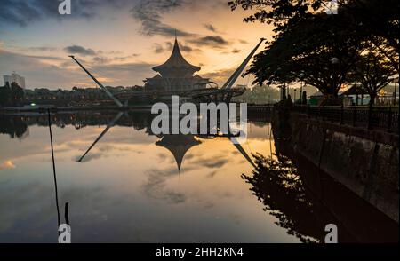 Bateau-taxi à Kuching Waterfront, Kuching Sarawak Banque D'Images