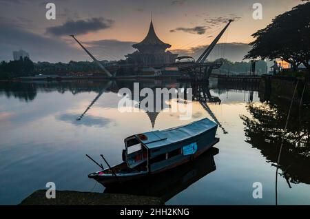 Bateau-taxi à Kuching Waterfront, Kuching Sarawak Banque D'Images