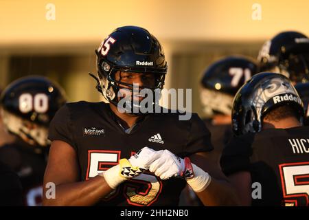 22 janvier 2022, Honolulu, Hawaii, Etats-Unis: Équipe Mauka offensif lineman JOSHUA CONERLY, Jr.(55) avant le début du Polynesian Bowl joué le 22 janvier 2022 au Kunuiakea Stadium, Honolulu, Hawaii.(Image de crédit : © Steven Erler/ZUMA Press Wire) Banque D'Images