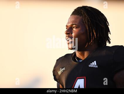 22 janvier 2022, Honolulu, Hawaii, États-Unis : l'équipe Mauka linebacker et Texas A&M commettent HAROLD PERKINS (4) avant le début du Polynesian Bowl, joué le 22 janvier 2022 au Kunuiakea Stadium, Honolulu, Hawaii.(Image de crédit : © Steven Erler/ZUMA Press Wire) Banque D'Images