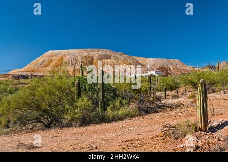 Résidus de roche à la mine Silver Bell, mine de cuivre dans les montagnes Silver Bell, Arizona, États-Unis Banque D'Images