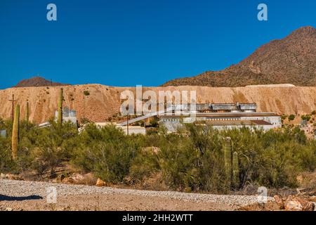 Résidus de roche à la mine Silver Bell, mine de cuivre dans les montagnes Silver Bell, Arizona, États-Unis Banque D'Images