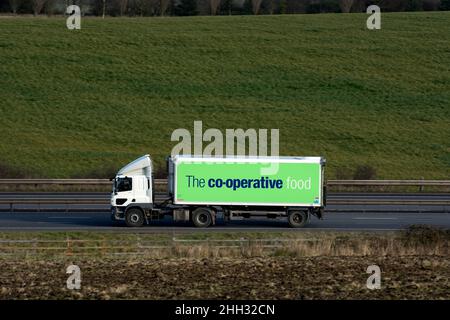 Coopérative Food Lorry sur l'autoroute M40, Warwickshire, Royaume-Uni Banque D'Images
