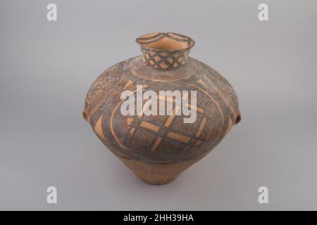 Pot en forme de poire (Hu) 2500–2000 C.-B. Chine.Pot en forme de poire (Hu).Chine.2500–2000 C.-B.Faïence avec pigment.Période néolithique, culture Majiayao, type Banshan-Machang.Céramique Banque D'Images