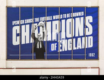 Bannière célébrant l'histoire du club de football d'Ipswich Town, Portman Road, Ipswich, Suffolk, Angleterre,Champions d'Angleterre du Royaume-Uni 1962 Banque D'Images