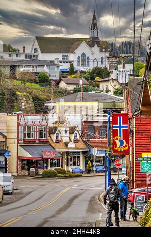 Vue panoramique sur la rue de Poulsbo, comté de Kitsap, Washington, États-Unis Banque D'Images