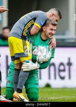 NIJMEGEN, PAYS-BAS - JANVIER 23 : Bryan Linssen de Feyenoord, gardien de but Mattijs Branderhorst de N.C.A. pendant le match entre N.C.A. et Feyenoord à Goffertstadion le 23 janvier 2022 à Nijmegen, pays-Bas (photo de Broer van den Boom/Orange Pictures) Banque D'Images