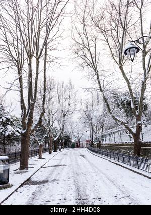 Journée enneigée à Camlica Hill.Istanbul, Turquie.Magnifique paysage d'hiver à Istanbul. Banque D'Images