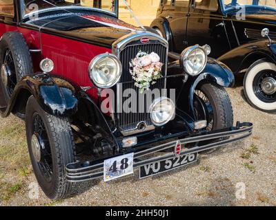 Palavsky Oldtimer, le spectacle de rallye d'époque dans le jardin du château de Lednice, en Tchéquie.28th août 2021.Les voitures historiques ouvrent la concurrence. Banque D'Images