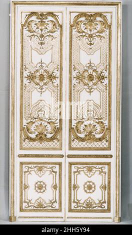 Double porte: Quatre panneaux, deux pilastres, trois moulures dorées pour le cadre de porte ca.1715 Français.Double porte: Quatre panneaux, deux pilastres, trois moulures dorées pour l'encadrement de porte 189702 français, double porte: Quatre panneaux, deux pilastres, trois moulures dorées pour l'encadrement de porte, ca.1715, chêne sculpté, peint et doré, a,b - portes avec leur garniture i,j,k: 106-1/4 x 53-1/2 in.(269,9 x 135,9 cm) c,e,f,h - panneaux : H. de 102 à 104-3/4 po.(259,1 à 266,1 cm) ; W. de 20-1/2 à 22 po(52,1 à 55,9 cm) d - pilaster : 94-1/2 x 12 po.(240 x 30,5 cm) g - pilaster : 94-1/2 x 12-1/2 po.(240 x 31,8 cm). Banque D'Images