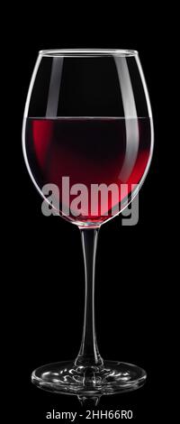 Vin rouge en verre isolé sur fond noir Banque D'Images