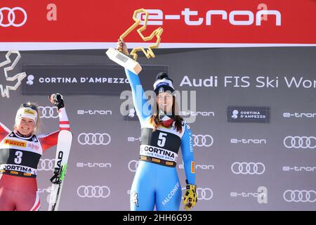 Elena Curtoni (ITA) lors de la coupe du monde de ski 2022 FIS - femmes Super Giant, course de ski alpin à Cortina d'Ampezzo, Italie, janvier 23 2022 Banque D'Images