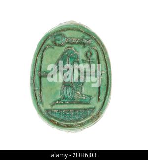 Scarab inscrit avec un motif hiéroglyphique ca.1479–1458 C.-B. Nouveau Royaume.Scarab inscrit avec un motif hiéroglyphique ca.1479–1458 C.-B.Stéatite (émaillée).Nouveau Royaume.D'Égypte, haute Égypte, Thèbes, Deir el-Bahri, Temple de Hatshepsut,Dépôt de fondation 9 (I), fouilles de la MMA, 1926–27.Dynastie 18, tôt Banque D'Images