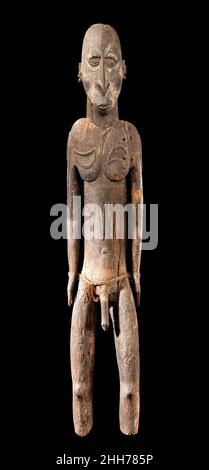 Ancêtre Figure 19th siècle ou plus tôt peuple Sawos le peuple Sawos de la région du fleuve Sepik moyen de la Nouvelle-Guinée est divisé en un certain nombre de clans, chacun étant associé à des ancêtres spécifiques et à des espèces totémiques.Ces êtres ancestraux et totémiques sont représentés par des figures en bois conservées dans les maisons cérémonielles des hommes.Des figures en bois comme celle-ci représentent une catégorie d'êtres ancestraux puissants et dangereux appelés wan ou waken et chaque figure appartenant à un clan spécifique est nommée pour un ancêtre important du clan.Cette figure qui porte le nom Minjemtimi et est réputée être dix gener Banque D'Images