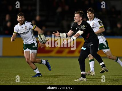 Barnett, Royaume-Uni.23rd janvier 2022.Heineken Challenge Cup.Saracens V London Irish.Stade StoneX.Barnett.Passe Nick Tompkins (Saracens).Credit: Sport en images/Alamy Live News Banque D'Images