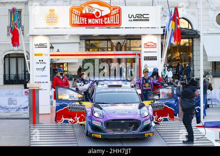 19 Sébastien LOEB (FRA), Isabelle GALMICHE (FRA), M-SPORT FORD WORLD RALLY TEAM FORD, Puma Rally1, podium lors du Championnat du monde de rallye WRC 2022, édition 90th du rallye Monte Carlo du 20 au 23 janvier 2022 à Monaco - photo: Gregory Lenmand/DPPI/LiveMedia Banque D'Images