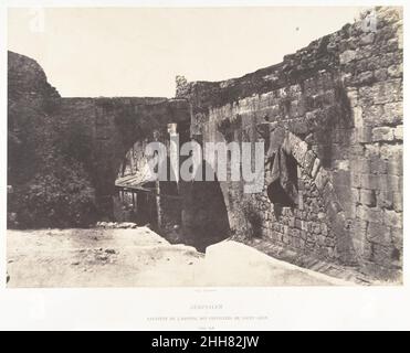 Jerusalem, enceinte de l'Hôpital des Chevaliers-de-Saint-Jean, côté Sud 1854 Auguste Salzmann Français.Jerusalem, enceinte de l'Hôpital des Chevaliers-de-Saint-Jean, côté Sud 287002 Banque D'Images