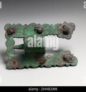 Fragments d'un chariot ou d'un chariot, prises ca.500–480 C.-B. Etruscan vaste collection de pièces de bronze et de fer appartenant à un char.Fragments d'un chariot ou d'un chariot, douilles 253025 étrusque, fragments de Chariot, douilles, ca.500?480 C.-B., Bronze, fer, 1: 5 1/2 ?4 po(14 ?10,2 cm) 2: 5 5/8 ?3 5/8 po(14,3 ?9,2 cm).Metropolitan Museum of Art, New York.Fletcher Fund, 1929 (29.131.3p1?P2) Banque D'Images