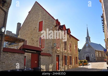 Rue notre-Dame et église notre-Dame-des-victoires dans le Vieux-Québec (Québec), Canada.Cette église est classée au patrimoine mondial de l'UNESCO du Vieux-Québec si Banque D'Images