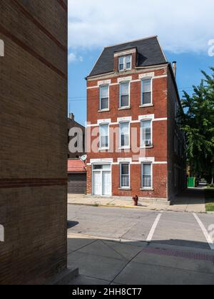 Bâtiments résidentiels dans le quartier de Pilsen Banque D'Images