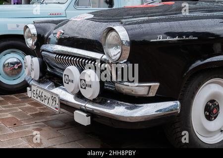 Black sport GAZ M21 Volga à l'exposition de voiture soviétique classique Banque D'Images