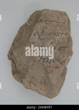 Ostrakon 600 Coptic.Ostrakon.Copte.600. Calcaire avec inscription à l'encre.Fabriqué à Thèbes, Égypte byzantine.Divers-Pierre Banque D'Images
