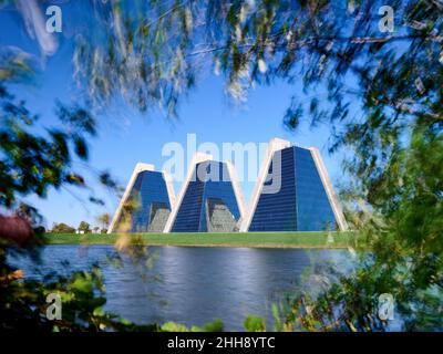 Les pyramides conçues par Kevin Roche Banque D'Images