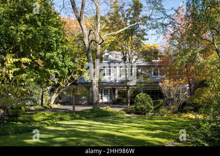 Grande maison de banlieue à Highland Park Banque D'Images