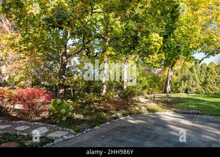 Grande maison de banlieue à Highland Park Banque D'Images